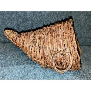 Vintage Grape Vine Cornucopia Horn Footed Basket
